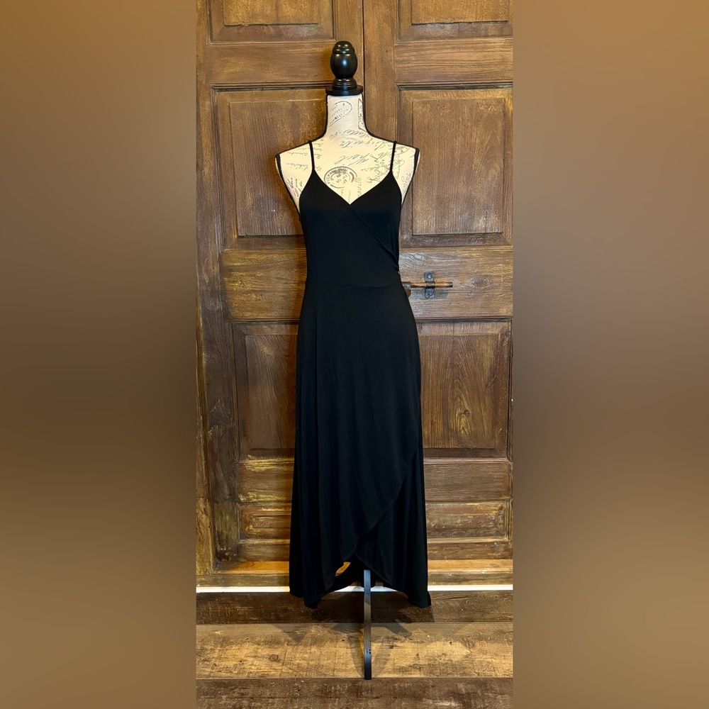 GAP Black Sweetheart Neck Sleeveless Maxi Gown